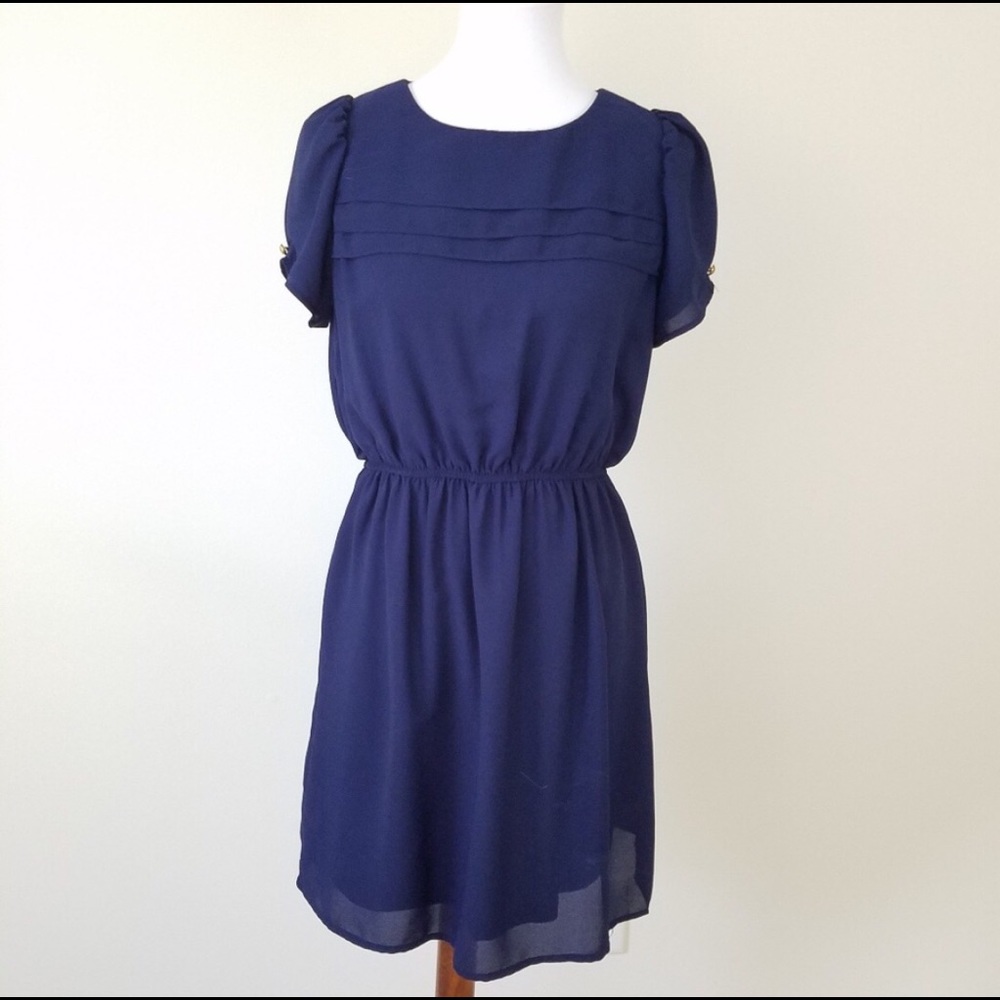 Francesca’s Navy Blue Short-Sleeved Dress